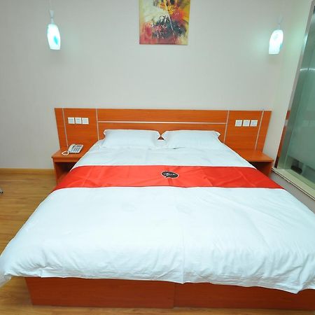 Thank Inn Chain Hotel West Eleven Road Mall Linyi  Exterior photo